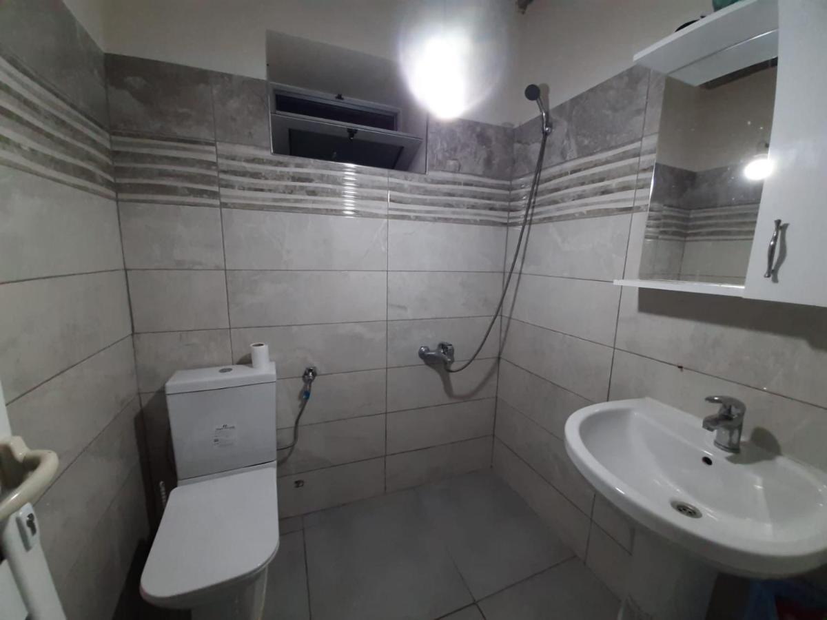 Guest House Emanueli Tropoje المظهر الخارجي الصورة